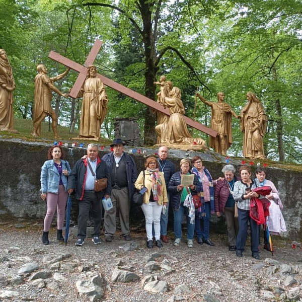 La Hermandad Ferroviaria Católica peregrina con su consiliario a Lourdes