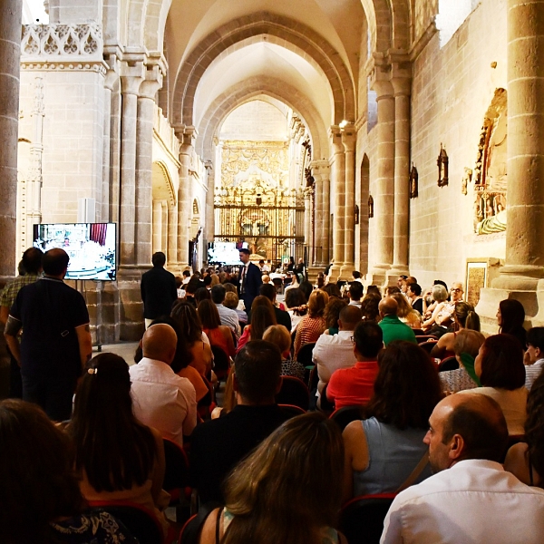 El Corpus transforma las calles de Zamora en un altar de fe