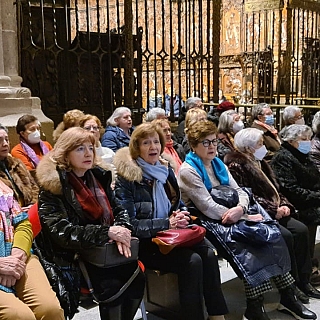 La catedral se llena para despedir a Benedicto XVI