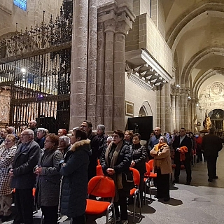 La catedral se llena para despedir a Benedicto XVI