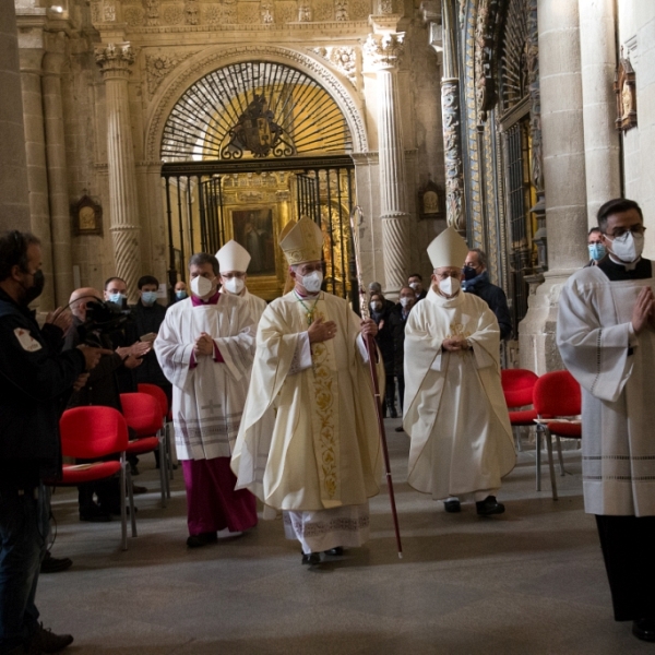 Ordenación y toma de posesión de don Fernando