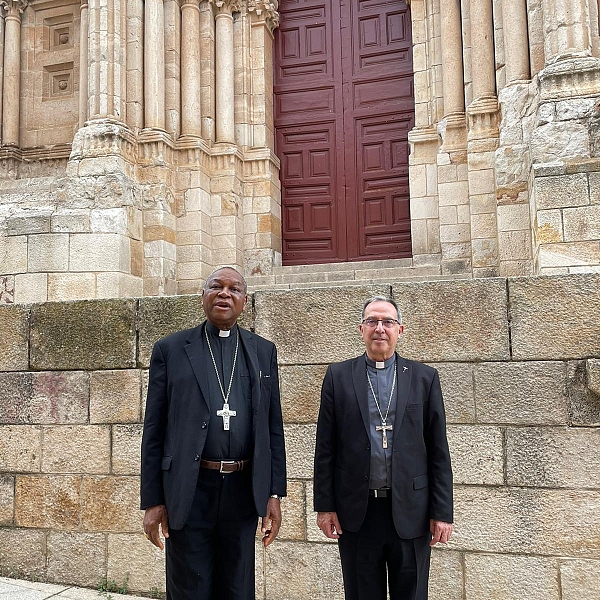 Mons.Onaiyekan, candidato al Nobel de la Paz, visita la Diócesis