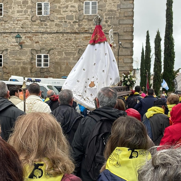 Medio millar de zamoranos en Santiago acompañando a la Virgen de la Concha