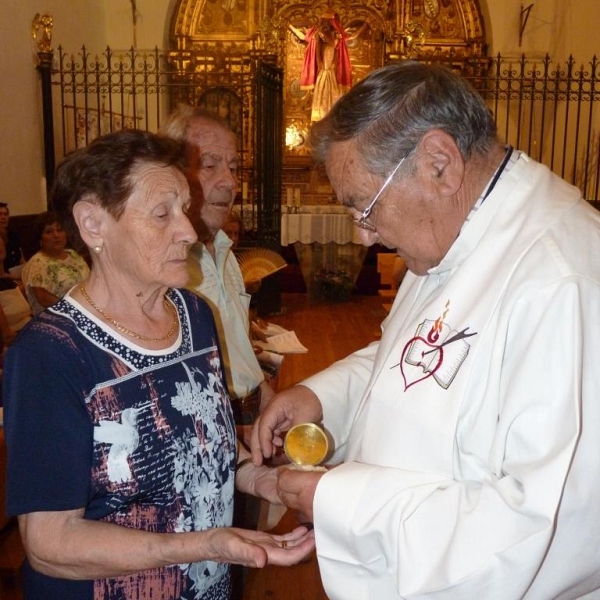 Eucaristía y unción en la iglesia de Villarrín