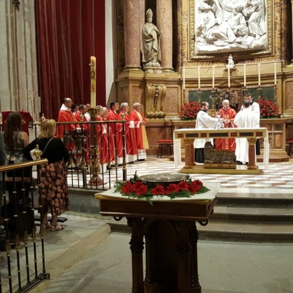 Vigilia de Pentecostés y confirmaciones de adultos