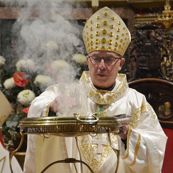 La diócesis inicia el curso con la celebración del rito de la dedicación del altar de la catedral