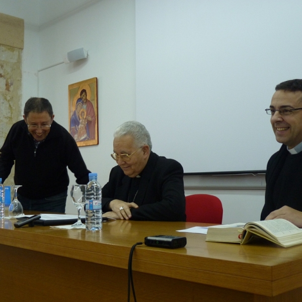 Charla de D. Julián López: “La liturgia como fuente de vida espiritual en la vida de los sacerdotes”