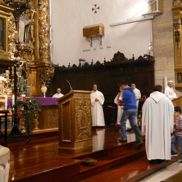 El obispo preside la vigilia de la Inmaculada en la iglesia de San Torcuato