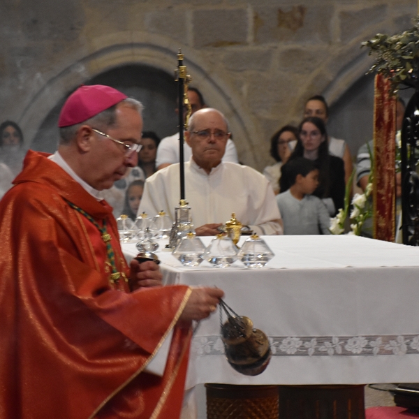 Treinta y tres adultos reciben el don del Espíritu en Pentecostés