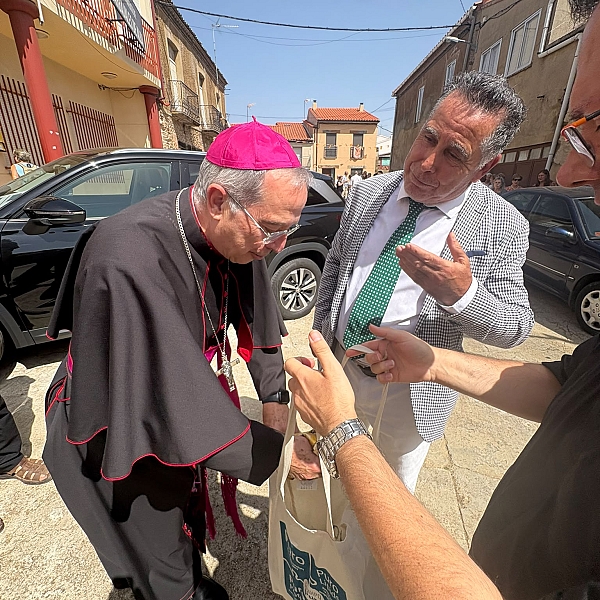 Fernando Valera culmina en Alba cinco días de visita pastoral, escucha y esperanza