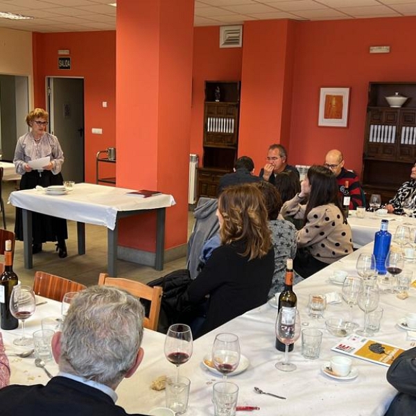 Profesores de religión celebran un día de formación y convivencia con sus compañeros jubilados