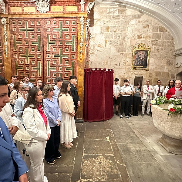 Treinta y tres adultos reciben el don del Espíritu en Pentecostés