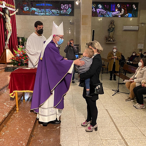 El obispo preside el primer día del triduo del Cristo de la Salud en Benavente