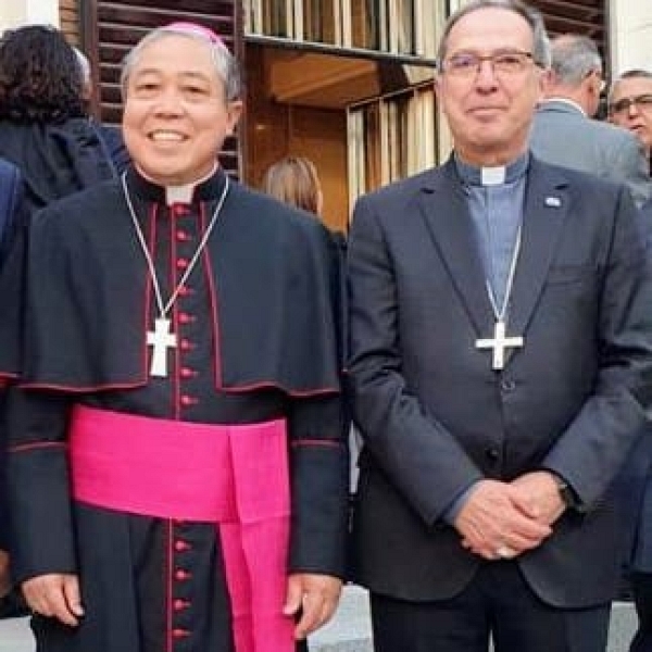 El obispo participa en la recepción en Nunciatura con motivo de San Pedro