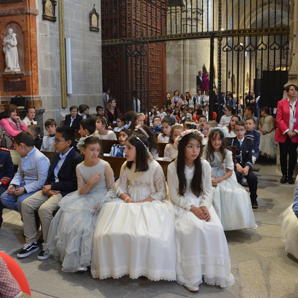 Un Corpus que dejó pequeña la Catedral