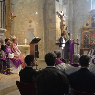 Enrique Alonso y Víctor Jambrina celebran el rito de admisión a las sagradas órdenes