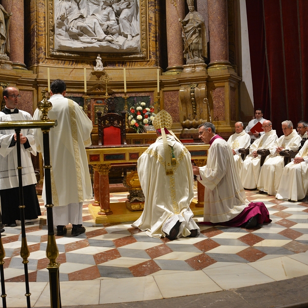 La diócesis inicia el curso con la celebración del rito de la dedicación del altar de la catedral