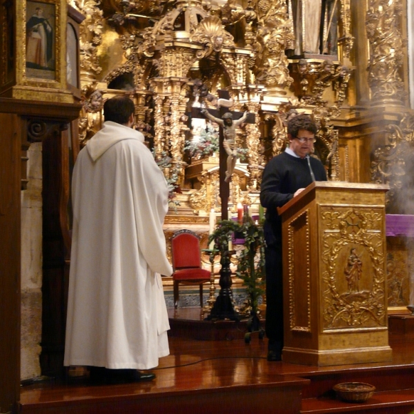 El obispo preside la vigilia de la Inmaculada en la iglesia de San Torcuato