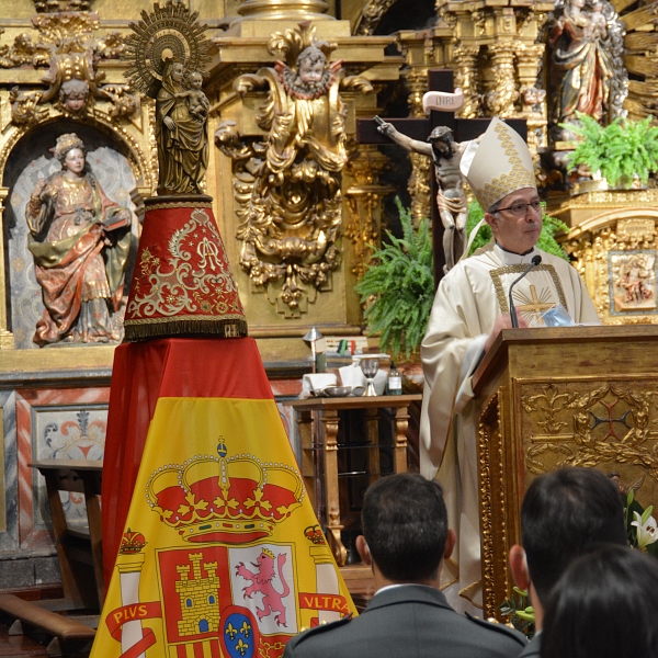 El obispo preside la eucaristía de la Virgen del Pilar, patrona de la Guardia Civil