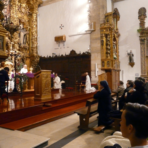 El obispo preside la vigilia de la Inmaculada en la iglesia de San Torcuato