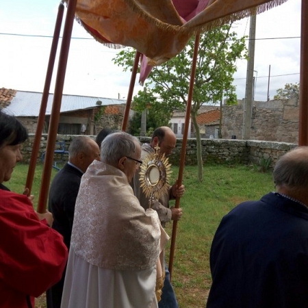 Corpus Christi con el obispo en Villamor de la Ladre