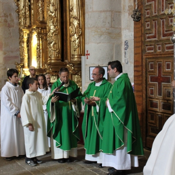 Toma de posesión de los nuevos sacerdotes en S. Ildefonso