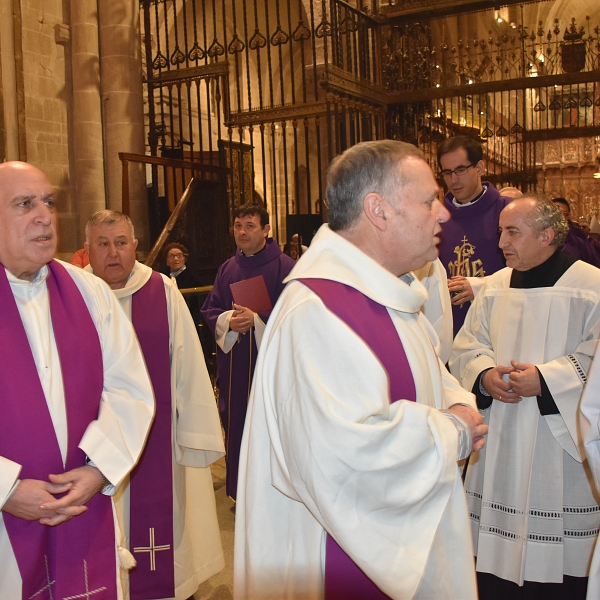 Zamora se despide de Uriarte con la celebración de la misa en la catedral