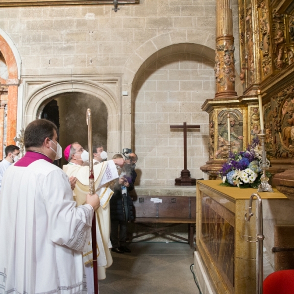 Ordenación y toma de posesión de don Fernando