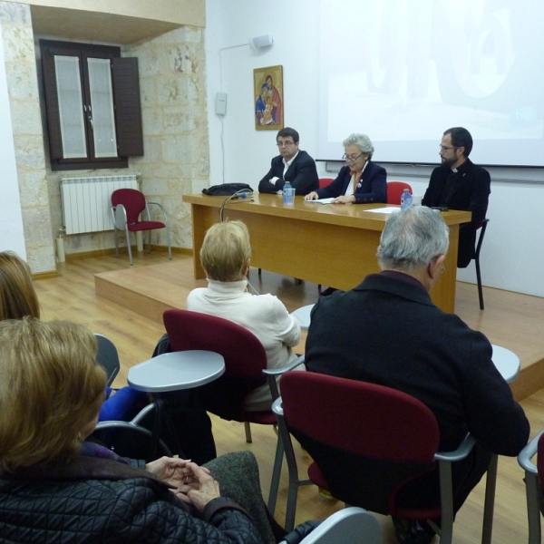 Charla de la presidenta de Manos Unidas