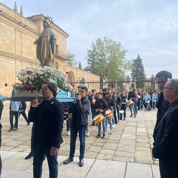 La virgen Milagrosa peregrina hasta la catedral