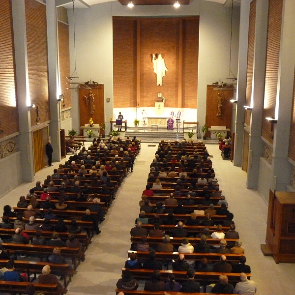 Imposición de la ceniza en Cristo Rey