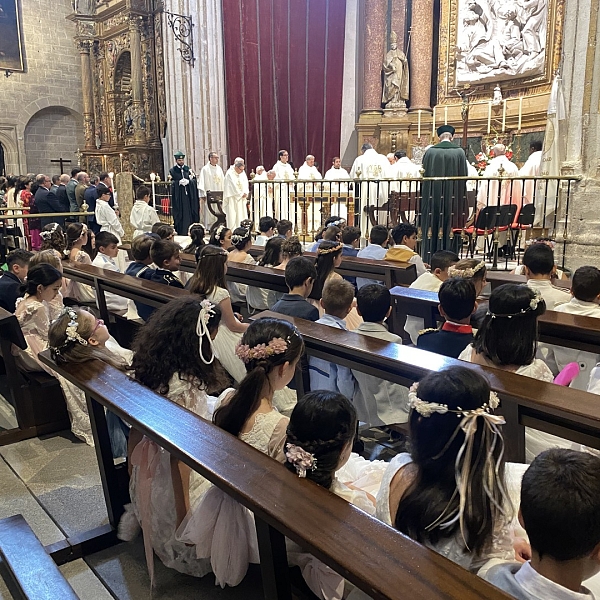 El Corpus transforma las calles de Zamora en un altar de fe
