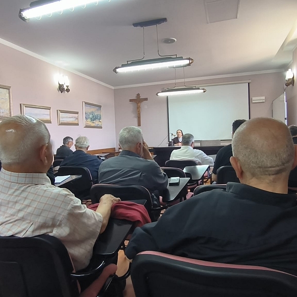 La priora de las carmelitas de Toro ofrece una meditación al clero diocesano