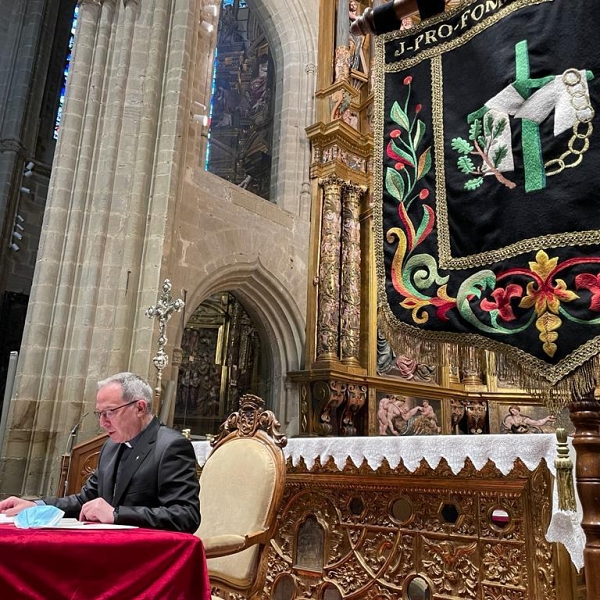 El obispo, pregonero de la Semana Santa de Astorga