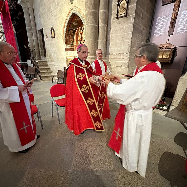 Entronización de las reliquias de los mártires Agustinos Zamoranos del siglo XX en la Catedral
