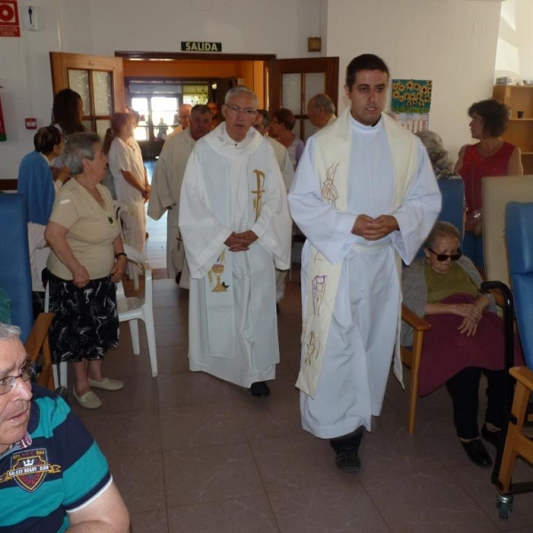 Unción de enfermos en la Residencia de Villarrín