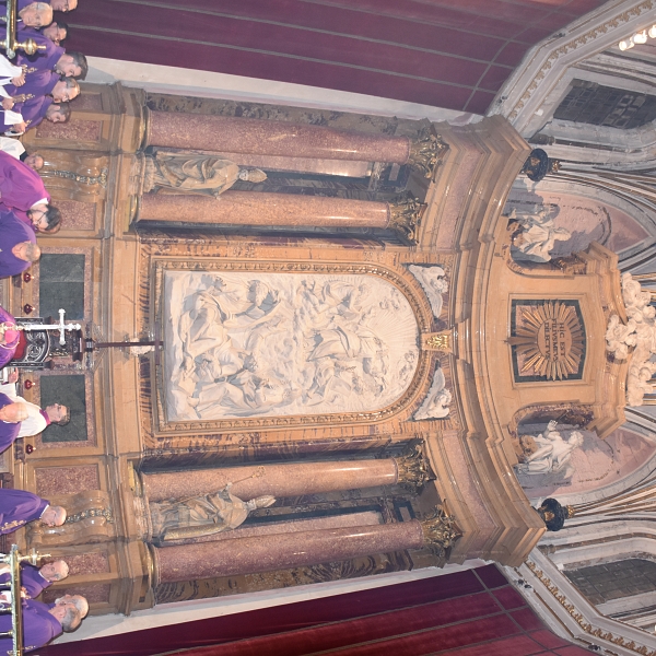 Zamora se despide de Uriarte con la celebración de la misa en la catedral