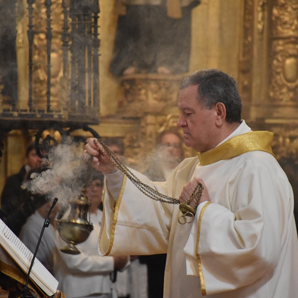 La iglesia de San Andrés reúne al presbiterio zamorano en torno a la Misa Crismal