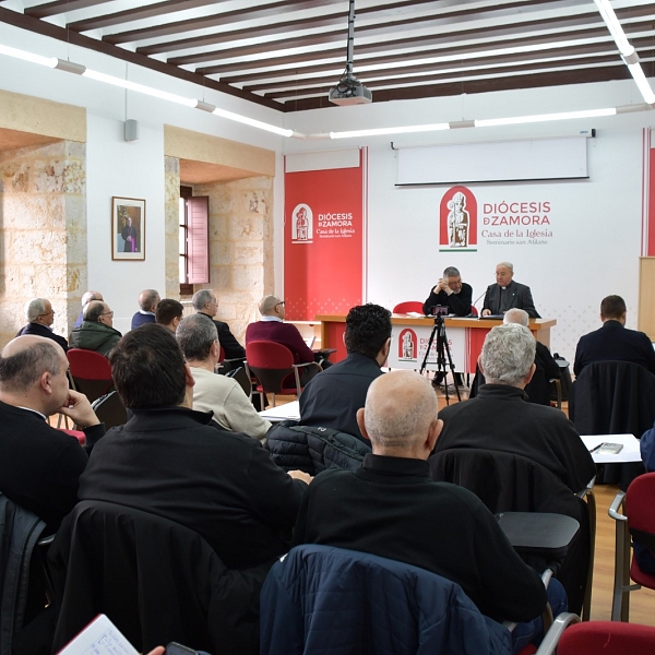 El clero de Zamora reflexiona sobre los retos de la Iglesia en el cambio de época