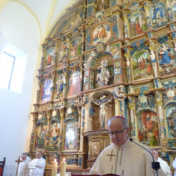 Eucaristía y unción en la iglesia de Villarrín