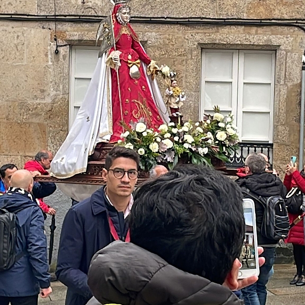 Medio millar de zamoranos en Santiago acompañando a la Virgen de la Concha