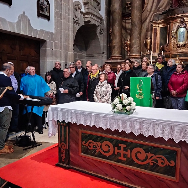 Medio millar de zamoranos en Santiago acompañando a la Virgen de la Concha