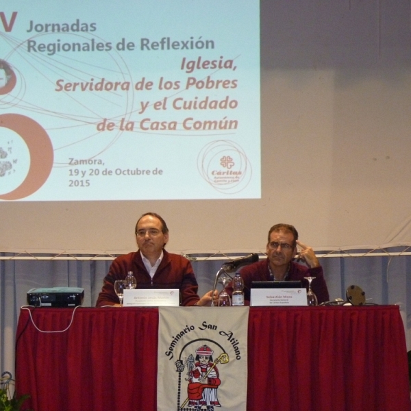 Conferencia de Sebastián Mora