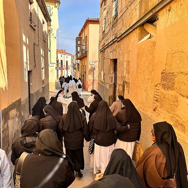 La vida consagrada de Zamora vive una jornada de encuentro con el cardenal Artíme