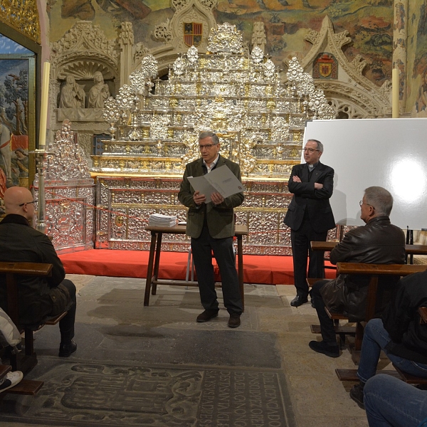 Universitarios de Murcia visitan el archivo diocesano