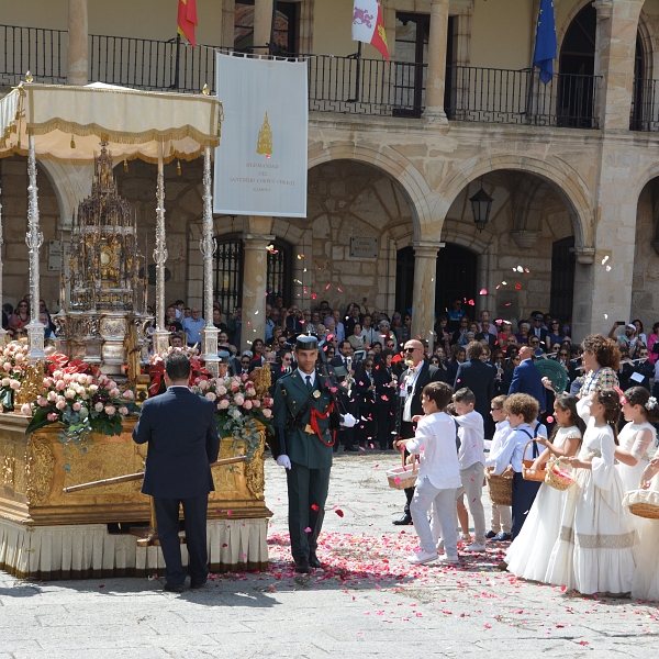 Un Corpus que dejó pequeña la Catedral