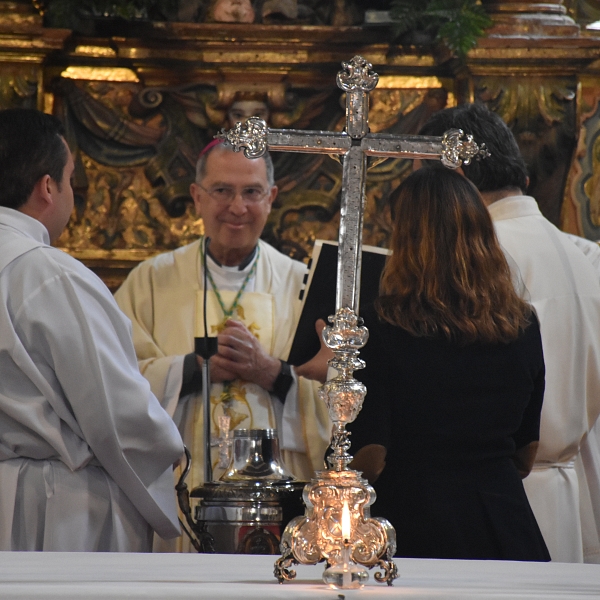 La iglesia de San Andrés reúne al presbiterio zamorano en torno a la Misa Crismal