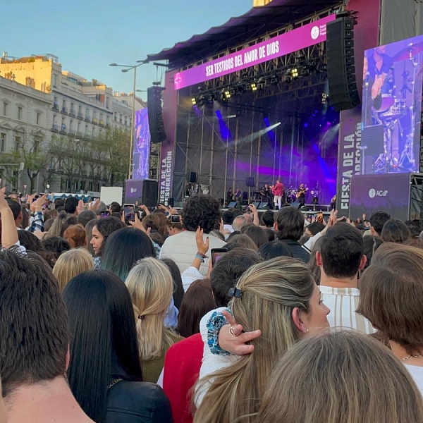 Una treintena de zamoranos en la Fiesta de la Resurrección