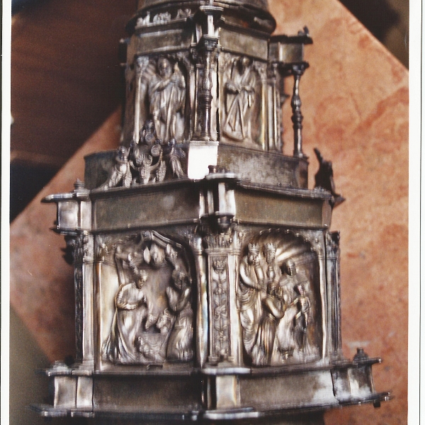 Cruz de la iglesia de San Nicolás de Castroverde de Campos