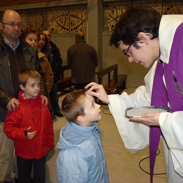 Imposición de la ceniza en Cristo Rey